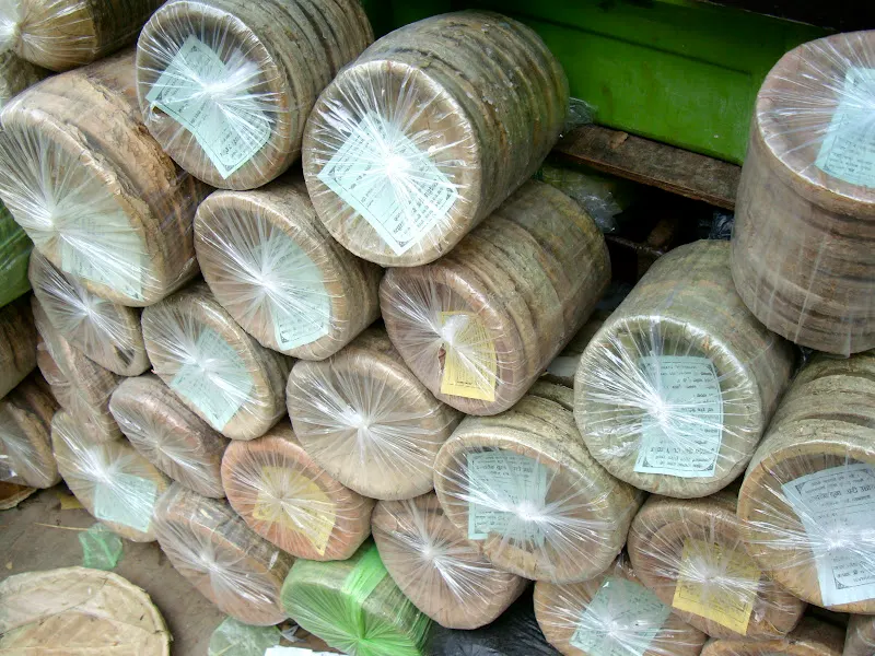 Machine-made leaf bowls are sold in many local stores in Kathmandu. Demand for dry saal leaf plates to use as bowls is increasing rapidly because they are biodegradable and compostable.