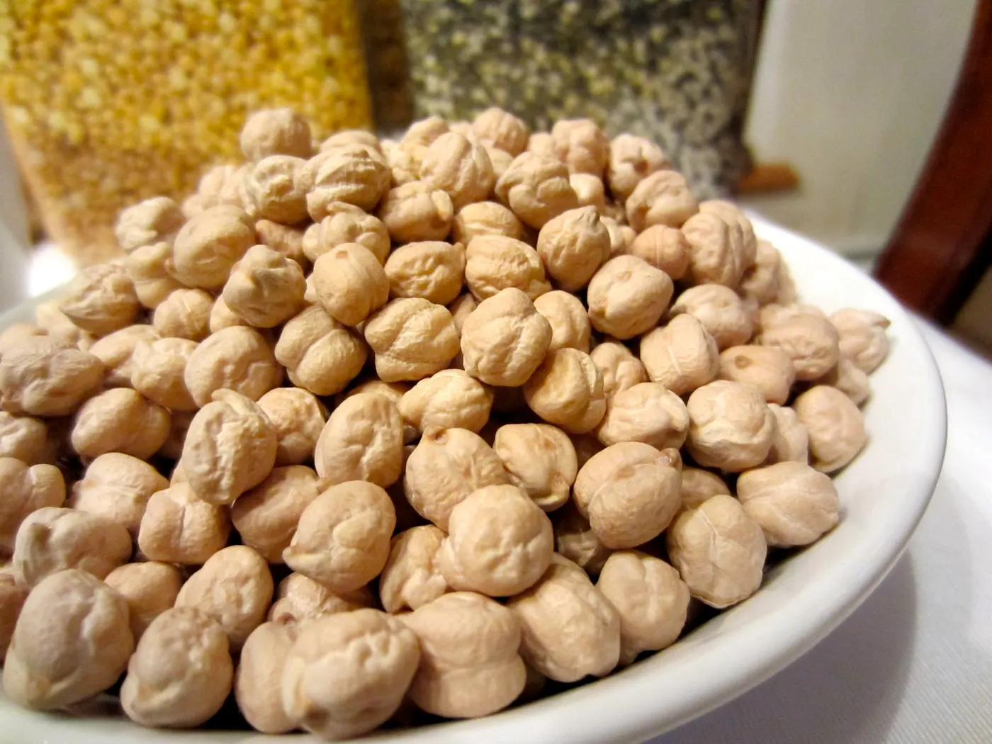 Dried Whole Garbanzo Beans, White Chickpeas, Kabuli Channa or Chole - Sukeko Thulo Chana