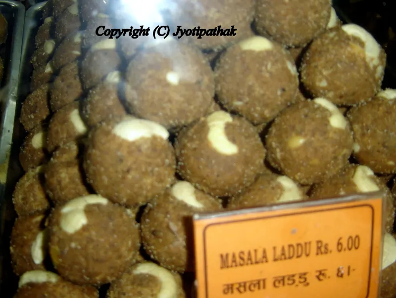 Masalaa ko Laddu - मसला को लड्डु - (Dry-Fruits and Nuts Balls) Highly nutritious sweet made with a variety of variety of nuts and dry-fruits, with wheat flour, sugar and clarified butter.