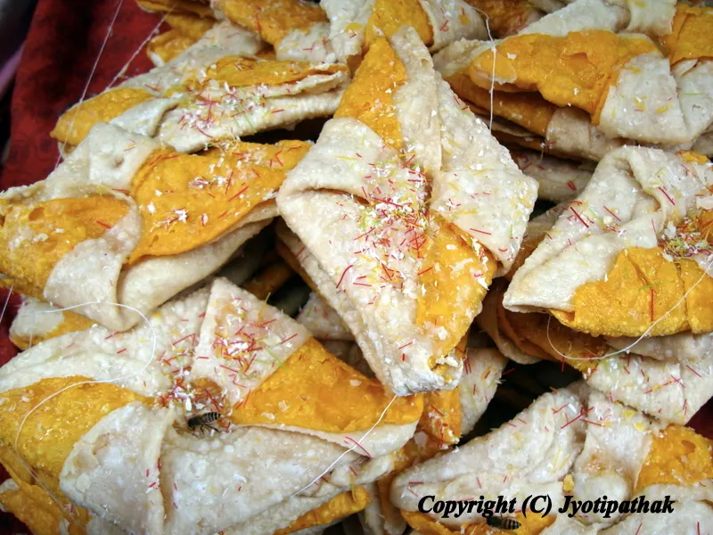 Variation of Khaaja or Guleo Nimki