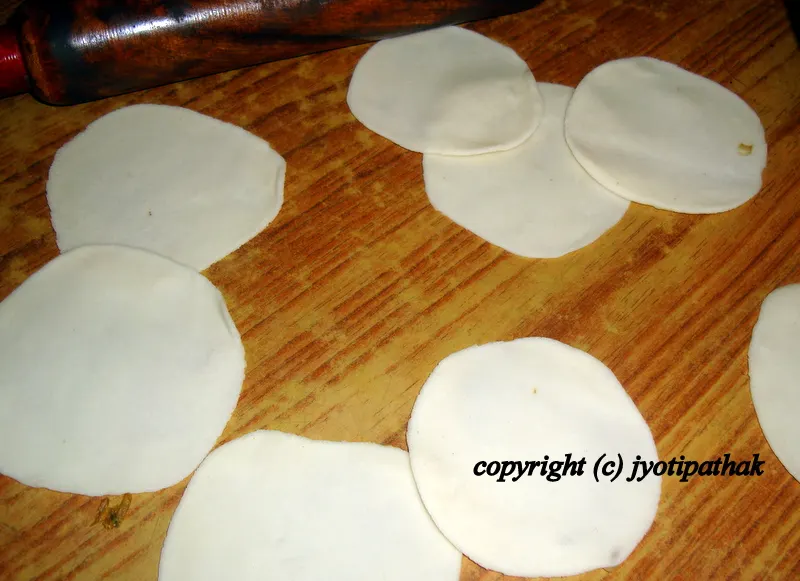 Momos - म:म: or मोमो (Dumplings)