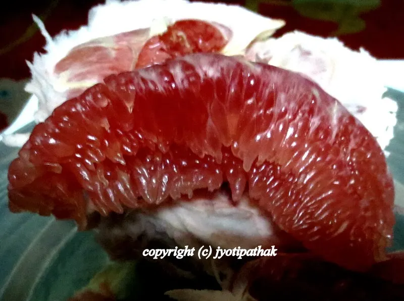 ......here is a picture of perfectly peeled pomelo..