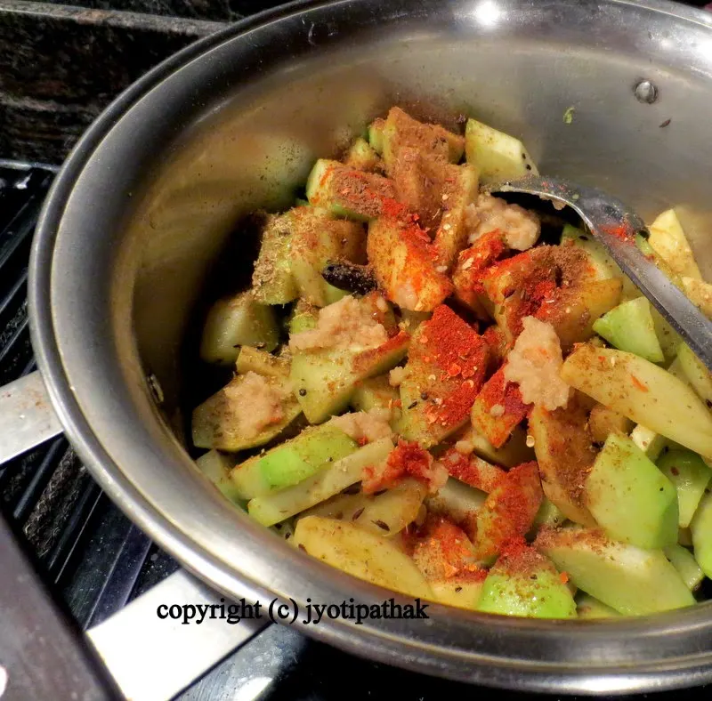 Chayote Squash - इस्कुश (Iskush ko Tarkaari)