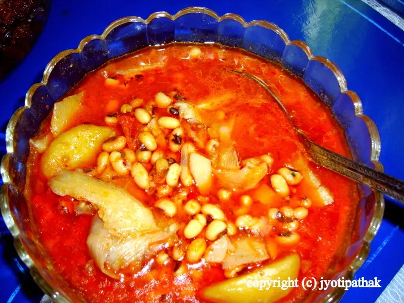 Perfect bowl of taamaa-alu-bodi to accompany the main meal of Daal-Bhaat-Tarkaari!