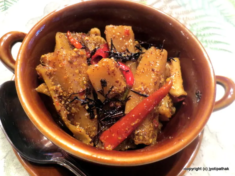Fermented radish pickle tempered with jimbu